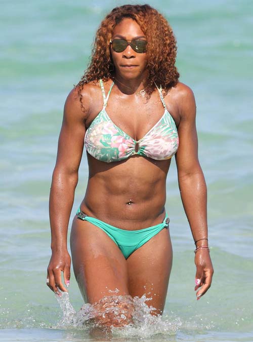 Serena khoe thân hình “khủng” với bikini - 1