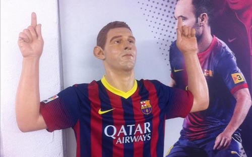 Messi được vinh danh bằng tượng "độc" - 1