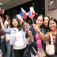 Tin tức trong ngày - Philippines: Quan chức đem vé máy bay gạ tình