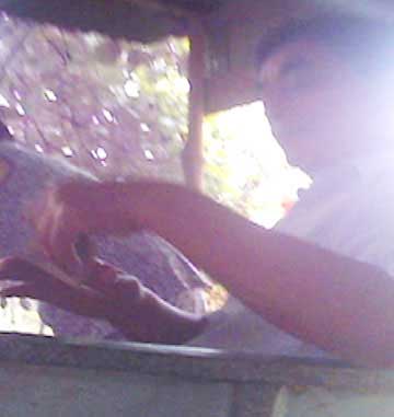 Thu “hụi chết”, ba kiểm lâm bị đình chỉ - 2