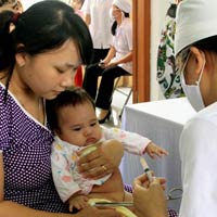 Sức khỏe đời sống - Đề xuất dùng trở lại vắc-xin nghi gây tai biến
