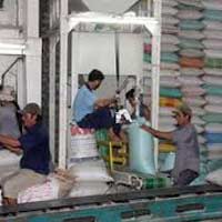 Tài chính - Bất động sản - Đồng loạt cho vay tạm trữ gạo lãi suất ưu đãi