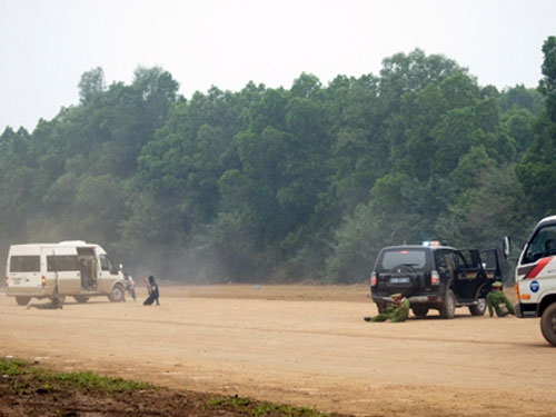 Cận cảnh đặc nhiệm diễn tập chống khủng bố - 1