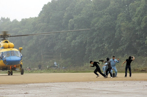 Cận cảnh đặc nhiệm diễn tập chống khủng bố - 2