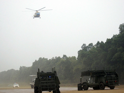 Cận cảnh đặc nhiệm diễn tập chống khủng bố - 8