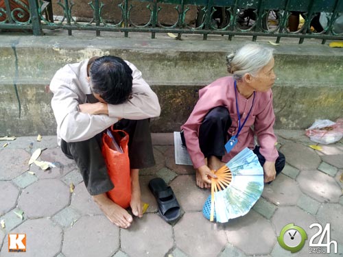 Xếp hàng từ 4h sáng để khám bệnh - 2