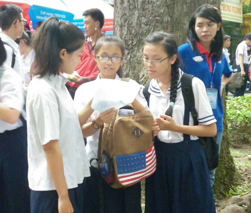 TPHCM: 307 HS vắng mặt trong ngày thi đầu - 2