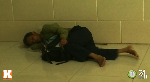 Xếp hàng từ 4h sáng để khám bệnh - 13