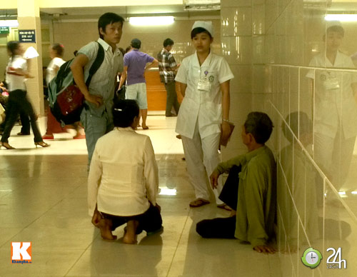 Xếp hàng từ 4h sáng để khám bệnh - 3