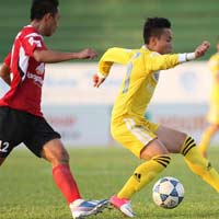 Bóng đá - Phi Sơn (SLNA) bị CĐV Hải Phòng hăm dọa?