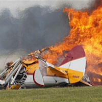 Tin tức trong ngày - Mỹ: Máy bay biểu diễn nổ, diễn viên tử vong