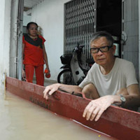 Tin tức trong ngày - Bão chưa về, đường phố Hải Phòng đã ngập