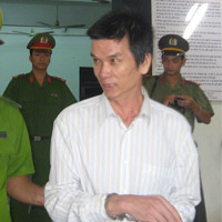 Tin tức trong ngày - Kẻ mưu sát giám đốc CA tỉnh manh động tại tòa