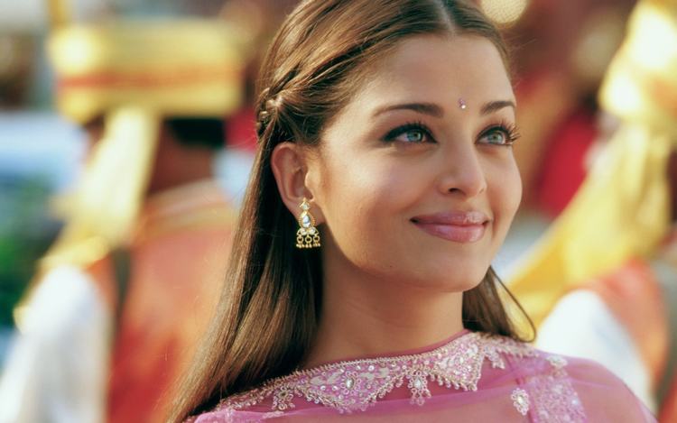 Chính vẻ đẹp cũng như phong cách cao quý, người đẹp đã trở thành biểu tượng phong cách cho các cô gái trẻ. Rai bắt đầu bén duyên với điện ảnh từ năm 1997 với bộ phim đầu tay Iruvar, nhưng phải đến năm 1999 thì bộ phim Jeans mới thực sự mang lại doanh thu thương mại thành công.