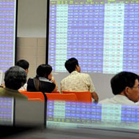 Thị trường - Tiêu dùng - Nhà đầu tư chứng khoán hoảng loạn bán tháo