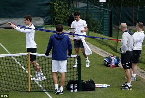 Sharapova thể hiện tài tâng bóng - 7