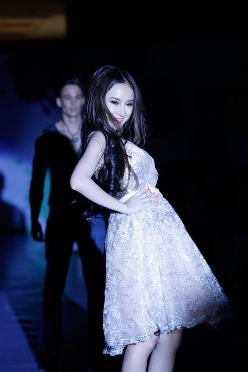 Angela Phương Trinh được vào vai vedette - 12