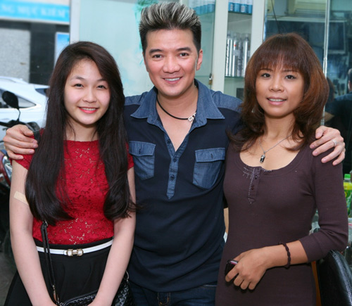Mr. Đàm tự tay làm tóc cho trò cưng - 6
