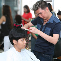 Ca nhạc - MTV - Mr. Đàm tự tay làm tóc cho trò cưng
