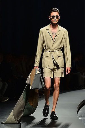 Short ngắn ồ ạt tấn công Milan FW - 19