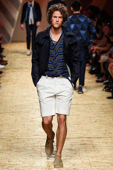 Short ngắn ồ ạt tấn công Milan FW - 18