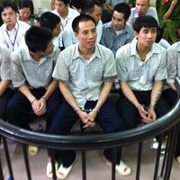 Pháp luật - Xử nhóm giang hồ truy sát đại ca Hòa "tàu"