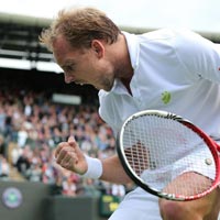 Thể thao - Tay vợt thắng Nadal xin bỏ cuộc