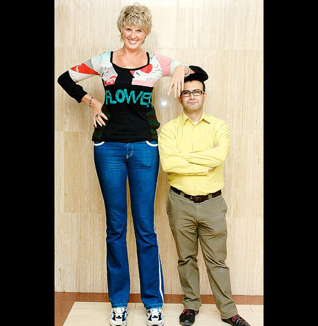 Đôi chân dài nhất 132 cm - cô Svetlana Pankratova, Nga.