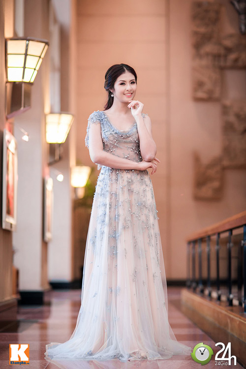 Diệu Huyền sắc lẹm với áo dài - 13