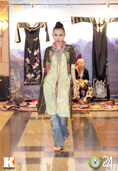 Diệu Huyền sắc lẹm với áo dài - 5