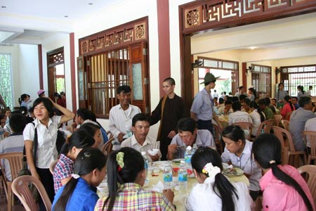 Tay trắng vẫn có thể đi thi đại học - 1