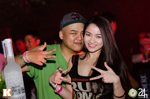 Thủy Top mặc áo lửng đầy cá tính - 5