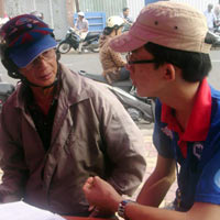 Giáo dục - du học - TP.HCM: Sĩ tử được tư vấn ngay trên xe buýt