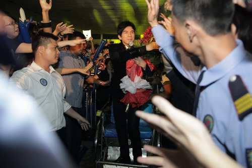 Mỹ Tâm gây bất ngờ với trang phục diễn - 7