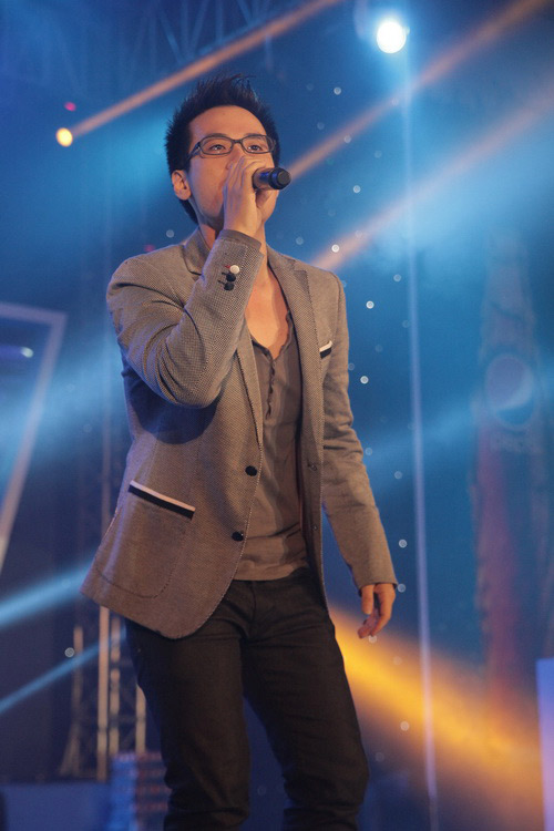 Mỹ Tâm gây bất ngờ với trang phục diễn - 6