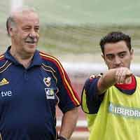 Xavi phủ nhận việc “qua mặt” Del Bosque