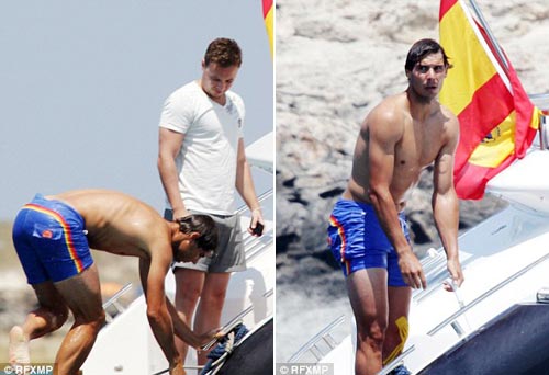 Rời Wimbledon, Nadal đi du hí - 5