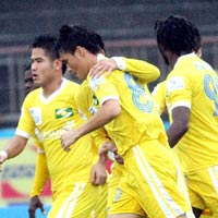 Bóng đá - V14 V-League: SLNA làm cả làng "choáng"