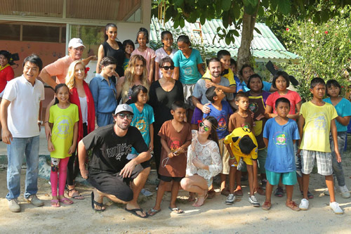 Kim Kardashian khoe bikini ở Thái Lan - 5