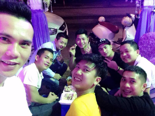 Công chúng vây kín đám hỏi Tuấn Hưng - 11