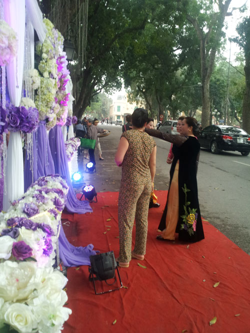 Công chúng vây kín đám hỏi Tuấn Hưng - 6