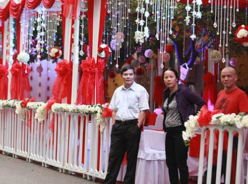 Công chúng vây kín đám hỏi Tuấn Hưng - 4