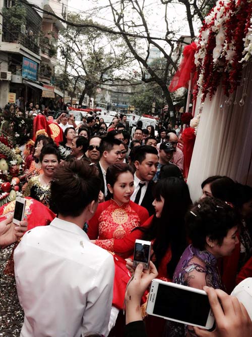 Công chúng vây kín đám hỏi Tuấn Hưng - 7