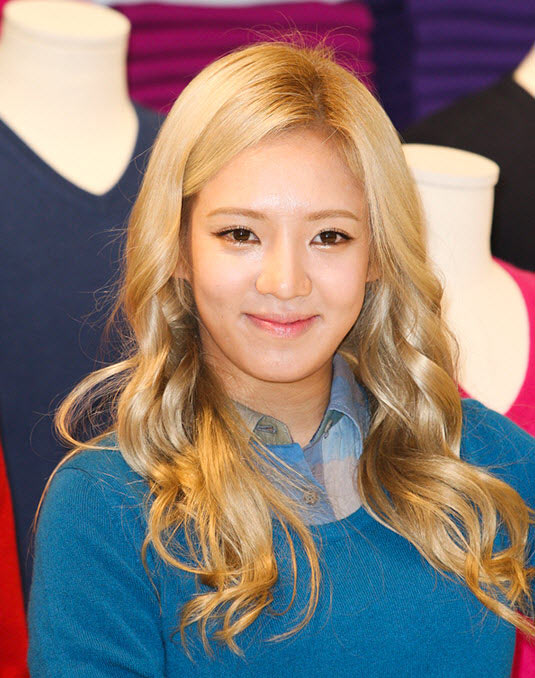 Hyo Yeon (SNSD) bị tố đánh bạn - 2