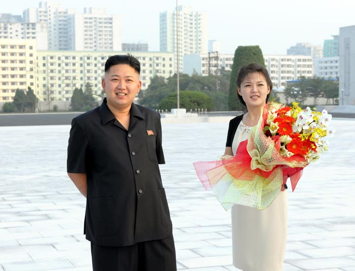 Vì ghen, vợ Kim Jong-un bỏ tù nữ ca sỹ - 2
