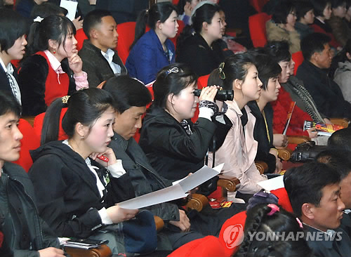 Vì ghen, vợ Kim Jong-un bỏ tù nữ ca sỹ - 5