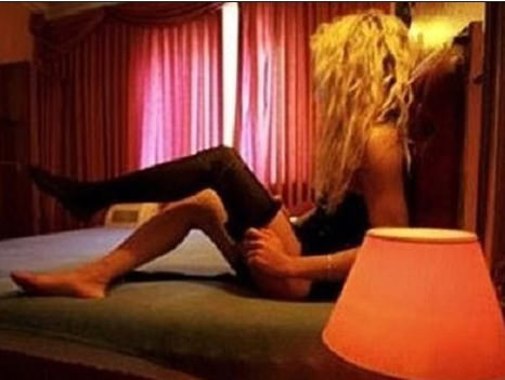 Lấy nước tiểu của người tình làm bữa điểm tâm - 6