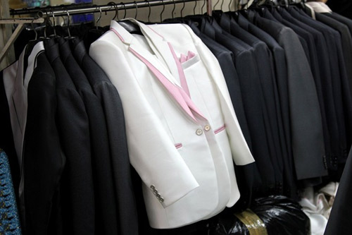 Chợ đồ cưới siêu rẻ ở Sài Gòn - 2