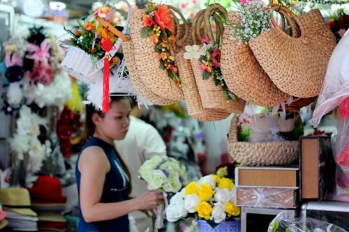 Chợ đồ cưới siêu rẻ ở Sài Gòn - 3