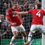 Bóng đá - Góc 3D: &quot;Superman&quot; Vidic lắc đầu tung lưới Bayern